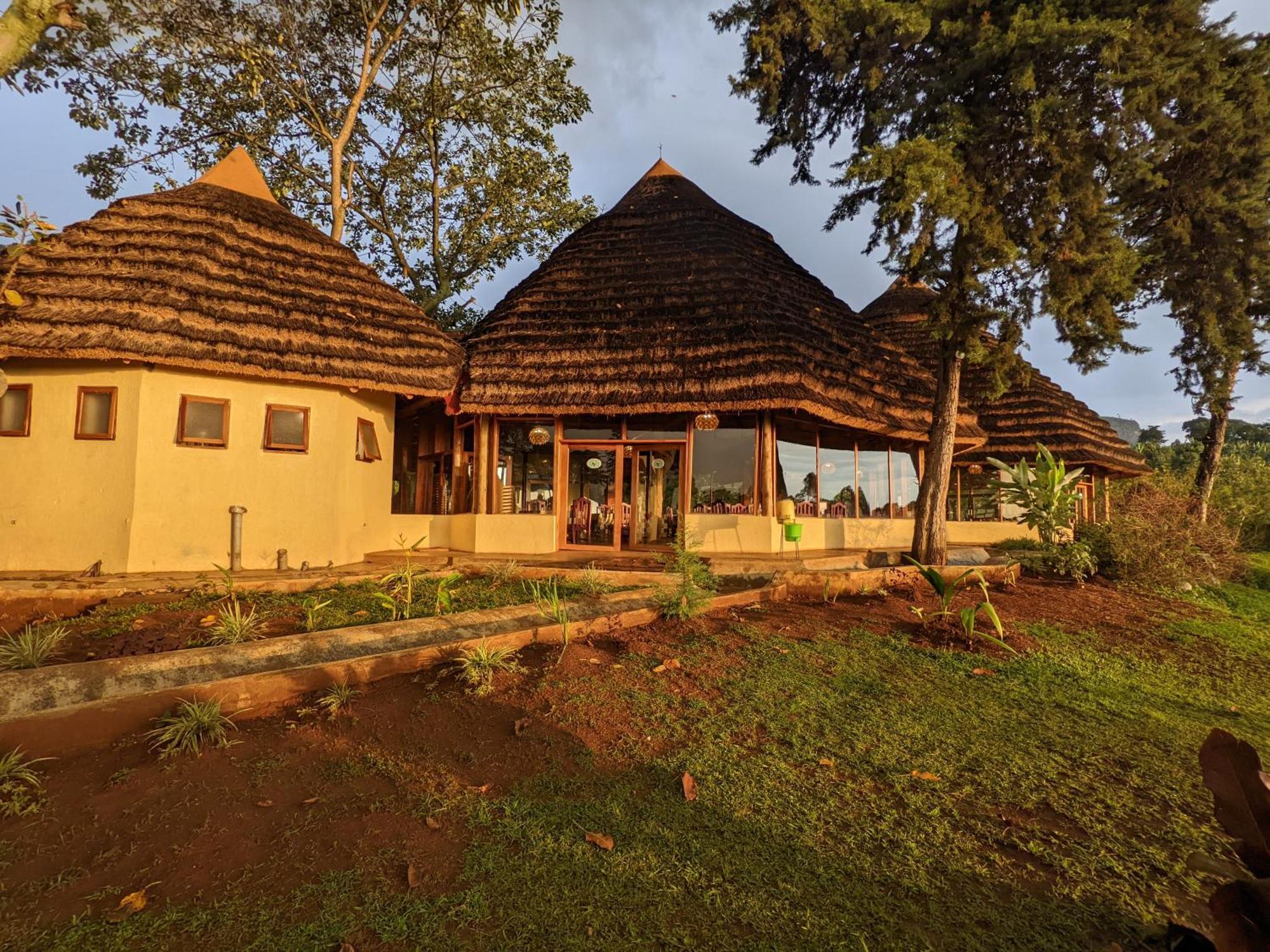 Cwmbale Eco-Safari Lodges, Restaurant And Zoo. Mbale Экстерьер фото