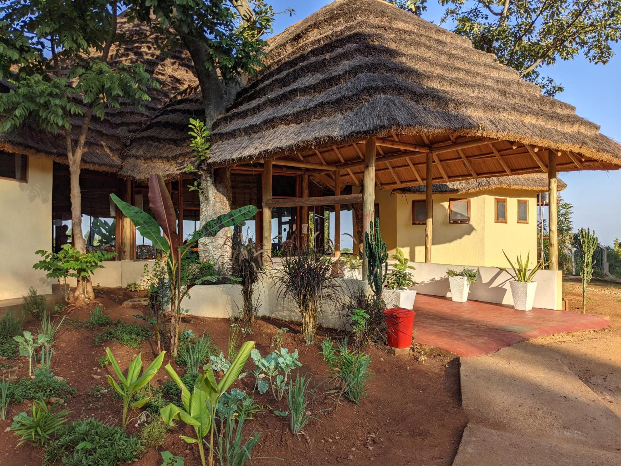 Cwmbale Eco-Safari Lodges, Restaurant And Zoo. Mbale Экстерьер фото